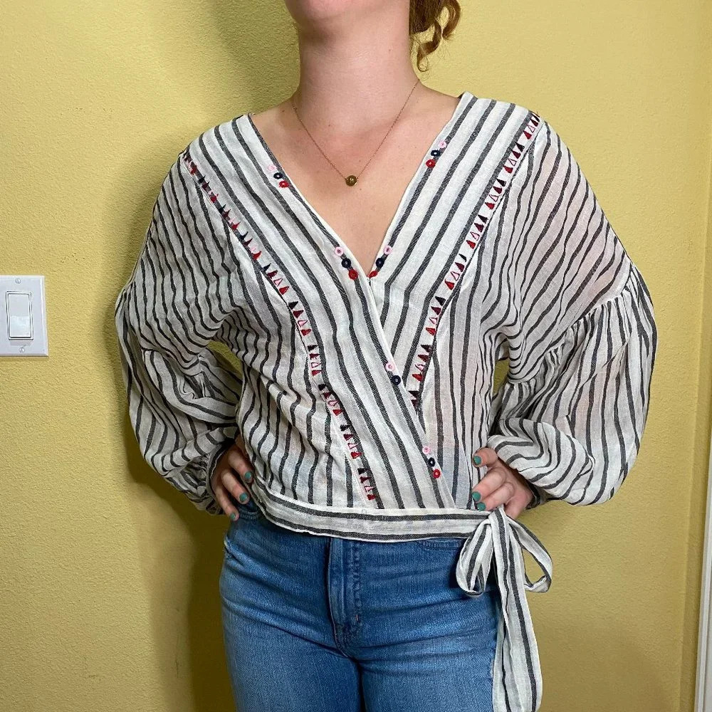 EN CREME boutique Embroidered Wrap Crop Top with Balloon Sleeves - large - Picture 2 of 5